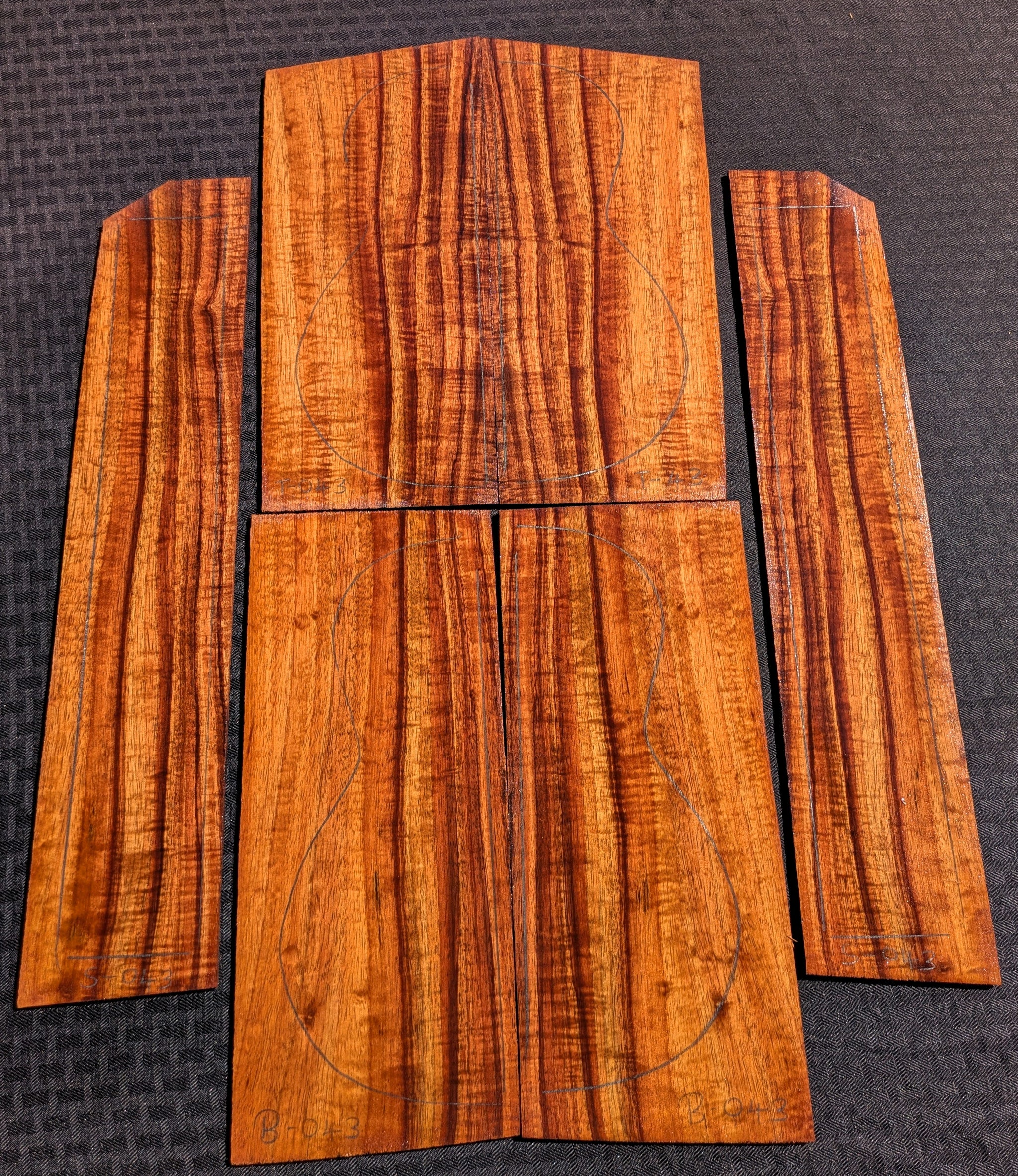 ハワイアンコア 3A+ カーリー ウクレレ材 #043 コンサートサイズ